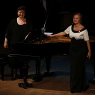 Dorota Wójcik -  sopran, Agnieszka Makówka - mezzosopran, Krzysztof Marciniak - tenor, Aleksandra Nawe - fortepian
