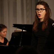 Weronika Leśniewska - mezzosopran, Daria Slescharchyk - fortepian