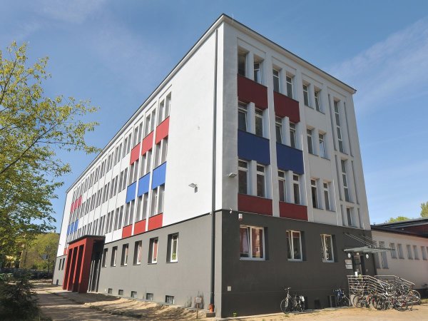 Nowy budynek Zespołu Szkół PŁ. Fot. Jacek Szabela