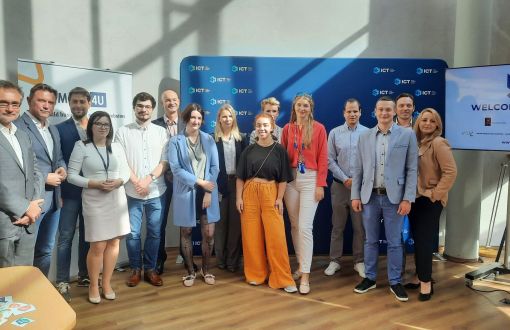 Konferecnja prasowa z udziałem bohaterów kampanii promującej informatyków z zagranicy pracujących w Łodzi, fot. arch. organizatorów